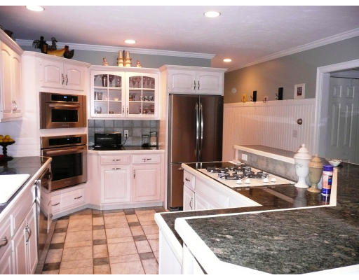 188 Arrow Head Road Marshfield, MA 02050 - Photo 9 of 26 Gallery Image 9