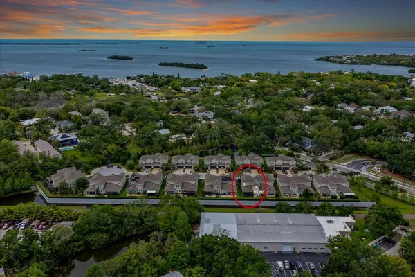 $780,000 | 603 Ozona Village Drive, Palm Harbor, FL 34683