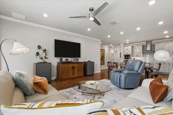 $780,000 | 603 Ozona Village Drive, Palm Harbor, FL 34683