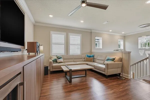 $780,000 | 603 Ozona Village Drive, Palm Harbor, FL 34683