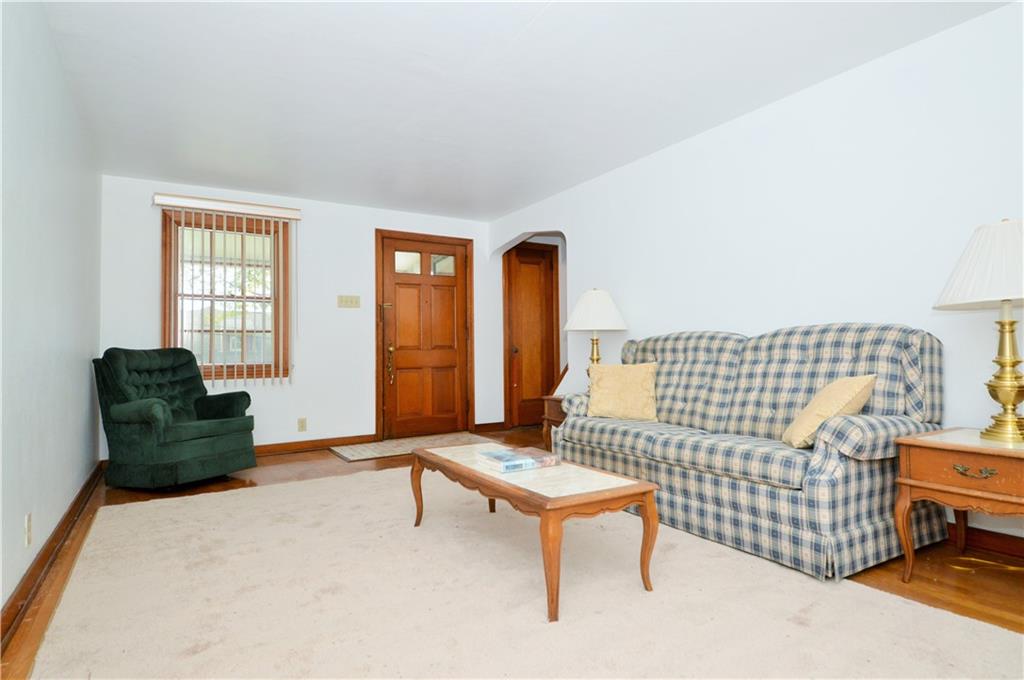 124 Leon Road Pittsburgh, PA 15220 - Photo 3 of 20 Gallery Image 3