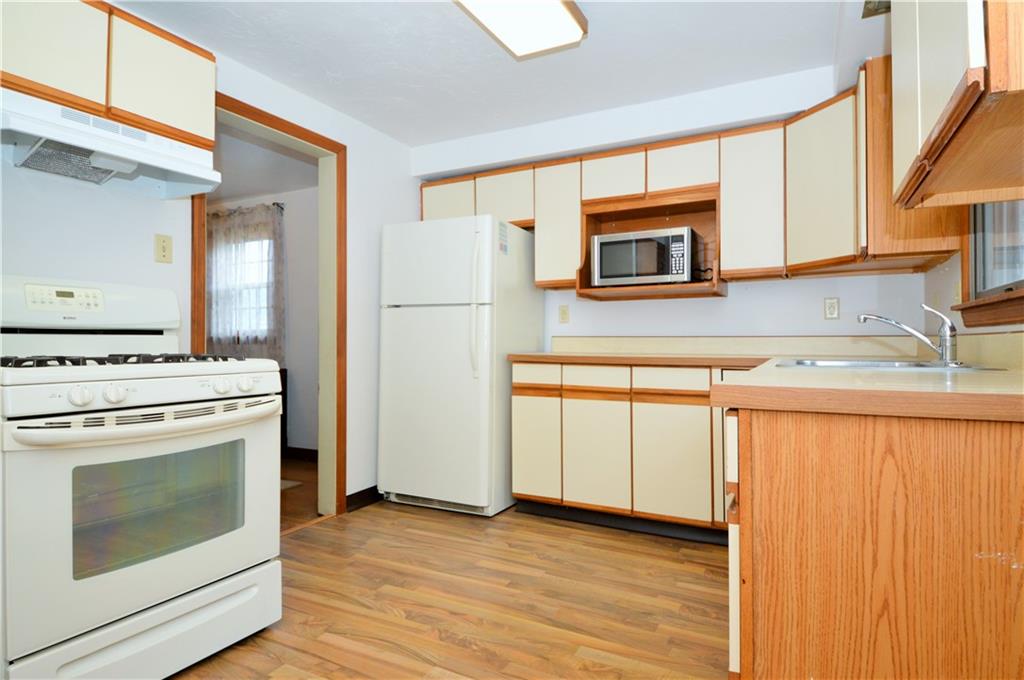 124 Leon Road Pittsburgh, PA 15220 - Photo 5 of 20 Gallery Image 5