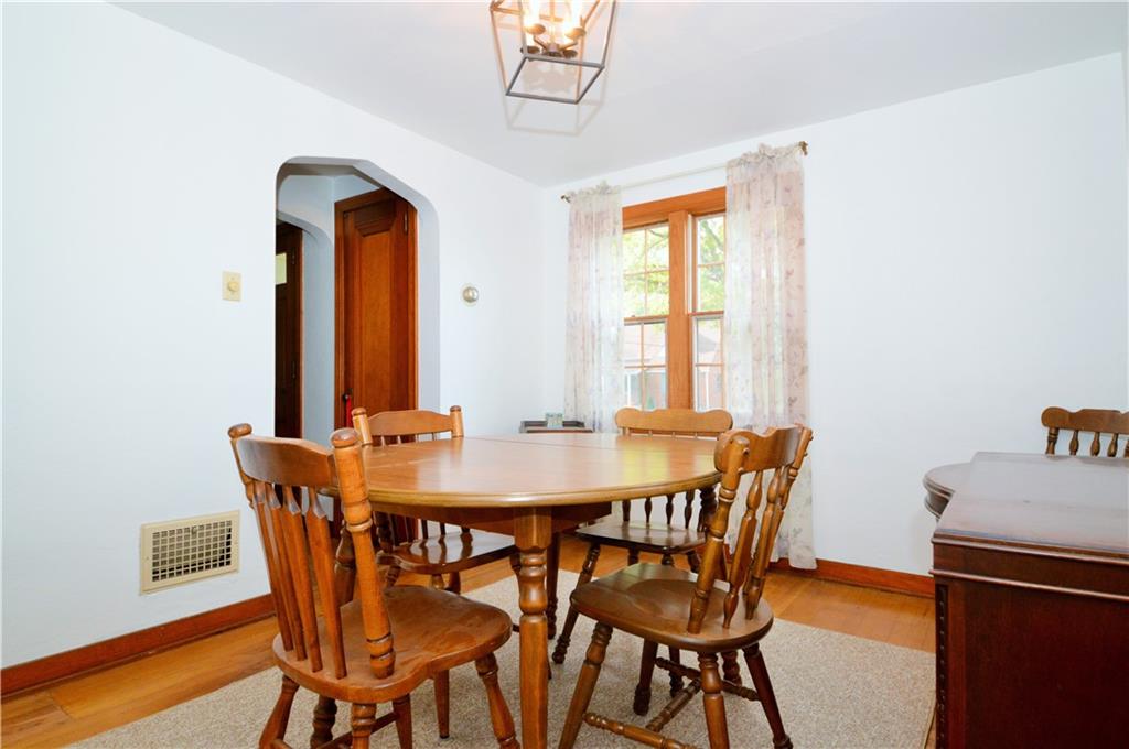 124 Leon Road Pittsburgh, PA 15220 - Photo 8 of 20 Gallery Image 8
