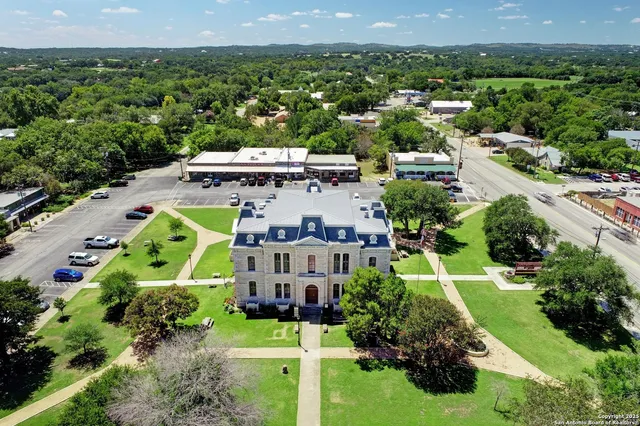 $485,000 | 100 North Micah Andrews, Blanco, TX 78606