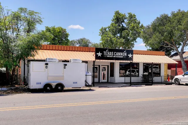 $485,000 | 100 North Micah Andrews, Blanco, TX 78606