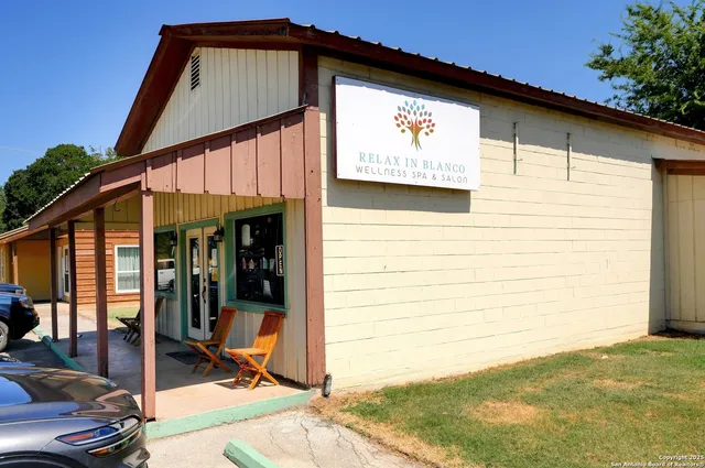 $485,000 | 100 North Micah Andrews, Blanco, TX 78606