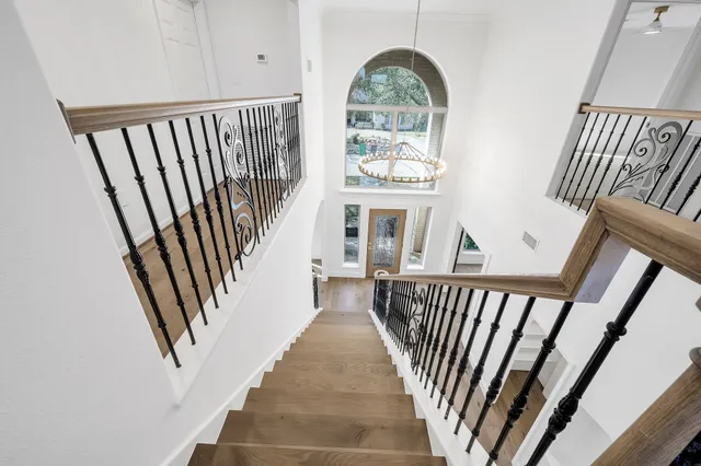 a view of an entryway with a door