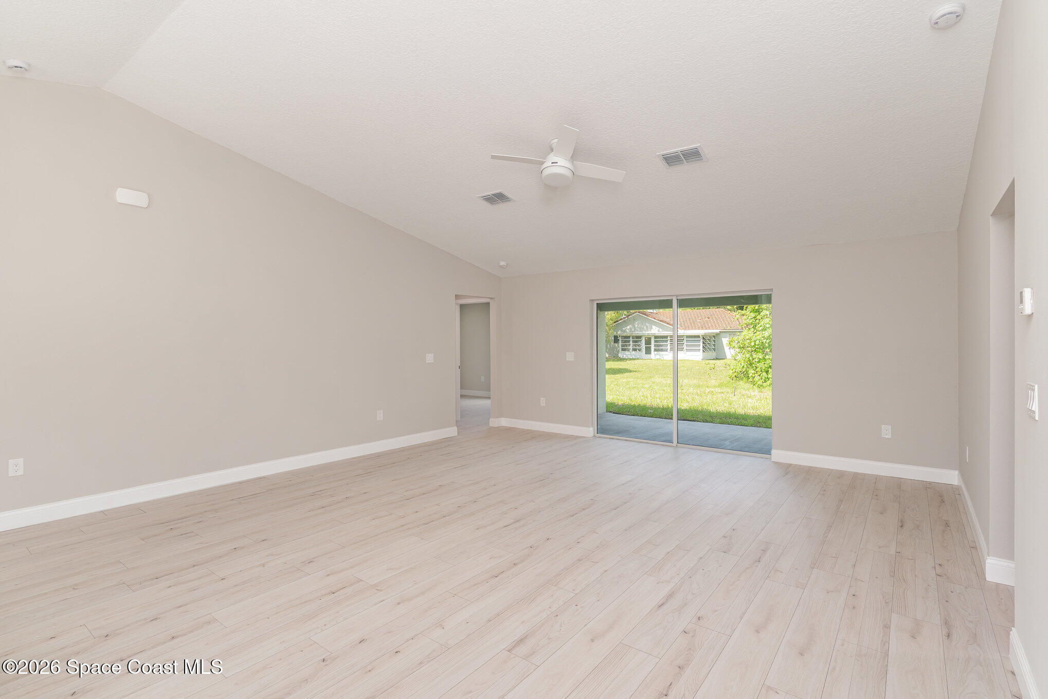 466 Tunis Road Southwest Palm Bay, FL 32908 - Photo 8 of 26 8 - Great Room