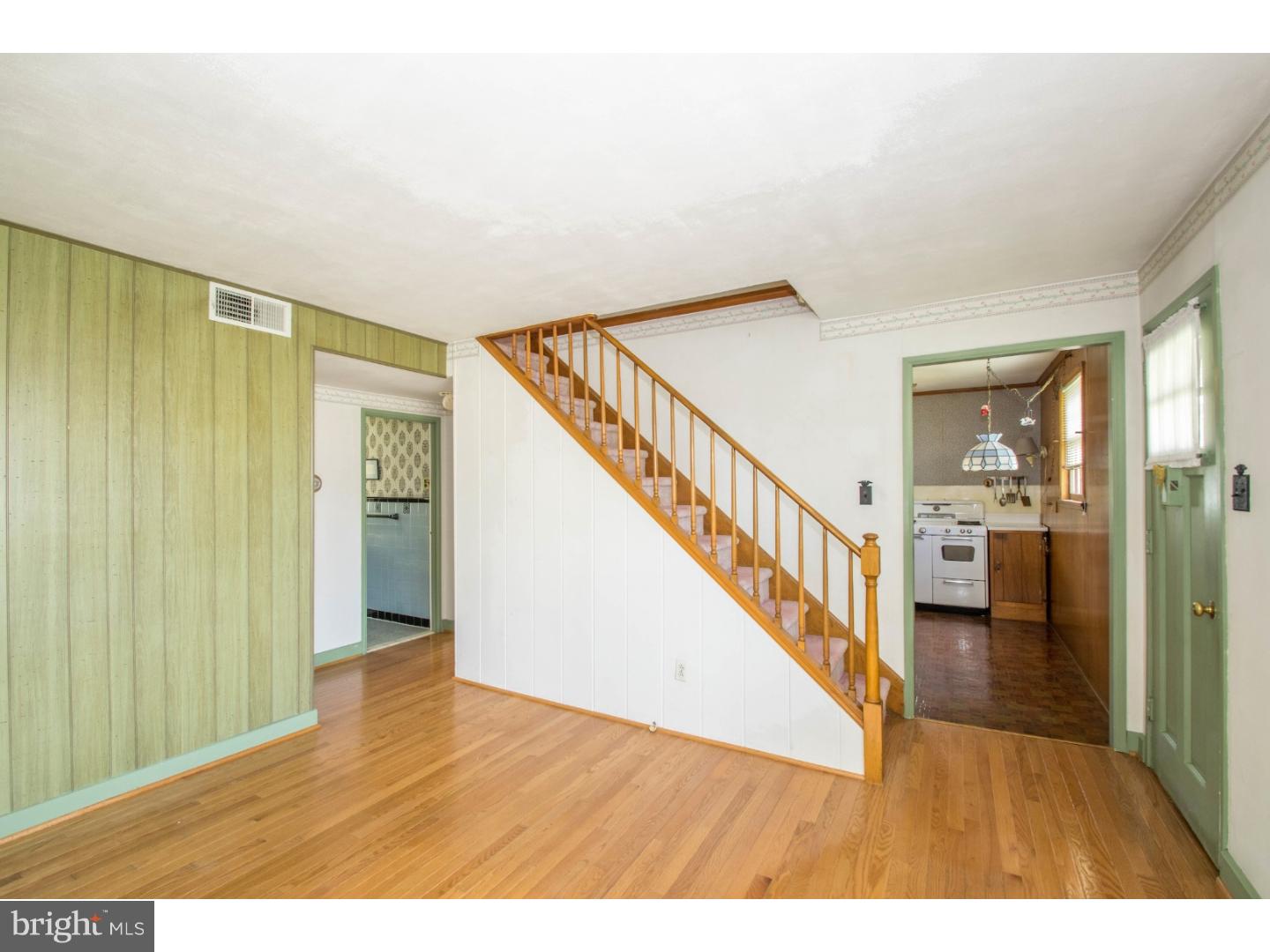 26 Ruth Road Elsmere, DE 19805 - Photo 3 of 18 Gallery Image 3