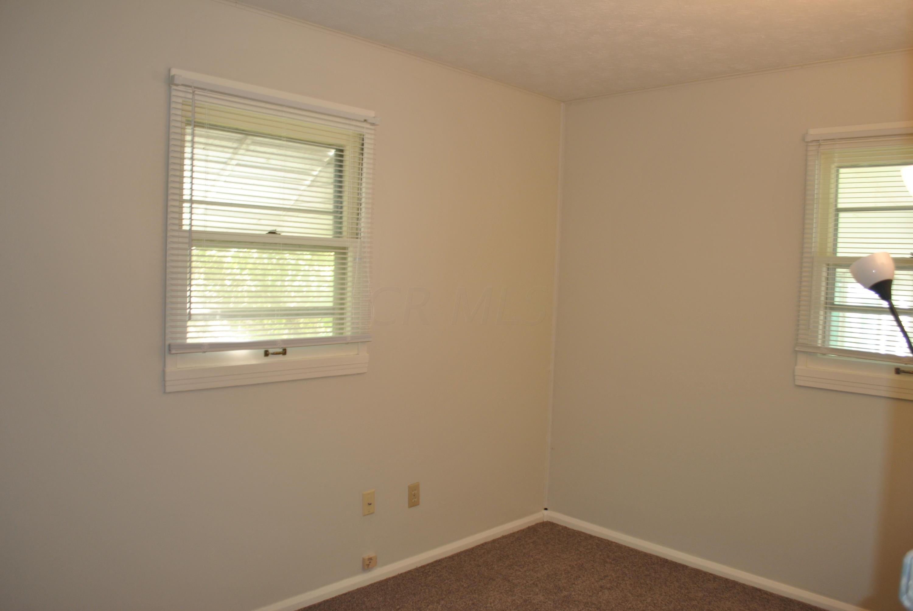 2424 Mayfair Drive Springfield, OH 45505 - Photo 7 of 16