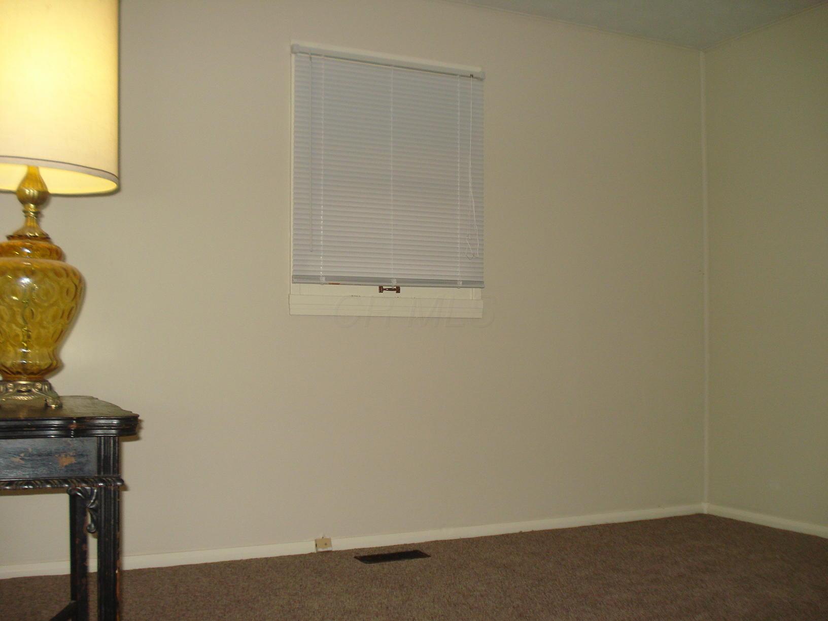 2424 Mayfair Drive Springfield, OH 45505 - Photo 9 of 16
