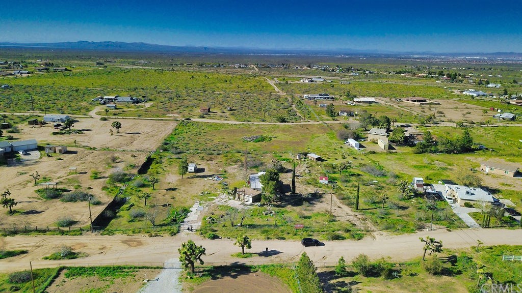 9070 Sunset Road Phelan, CA 92371 - Photo 2 of 28