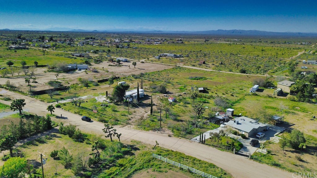 9070 Sunset Road Phelan, CA 92371 - Photo 5 of 28