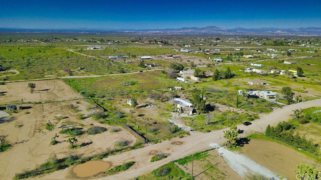 9070 Sunset Road Phelan, CA 92371 - Photo 6 of 28