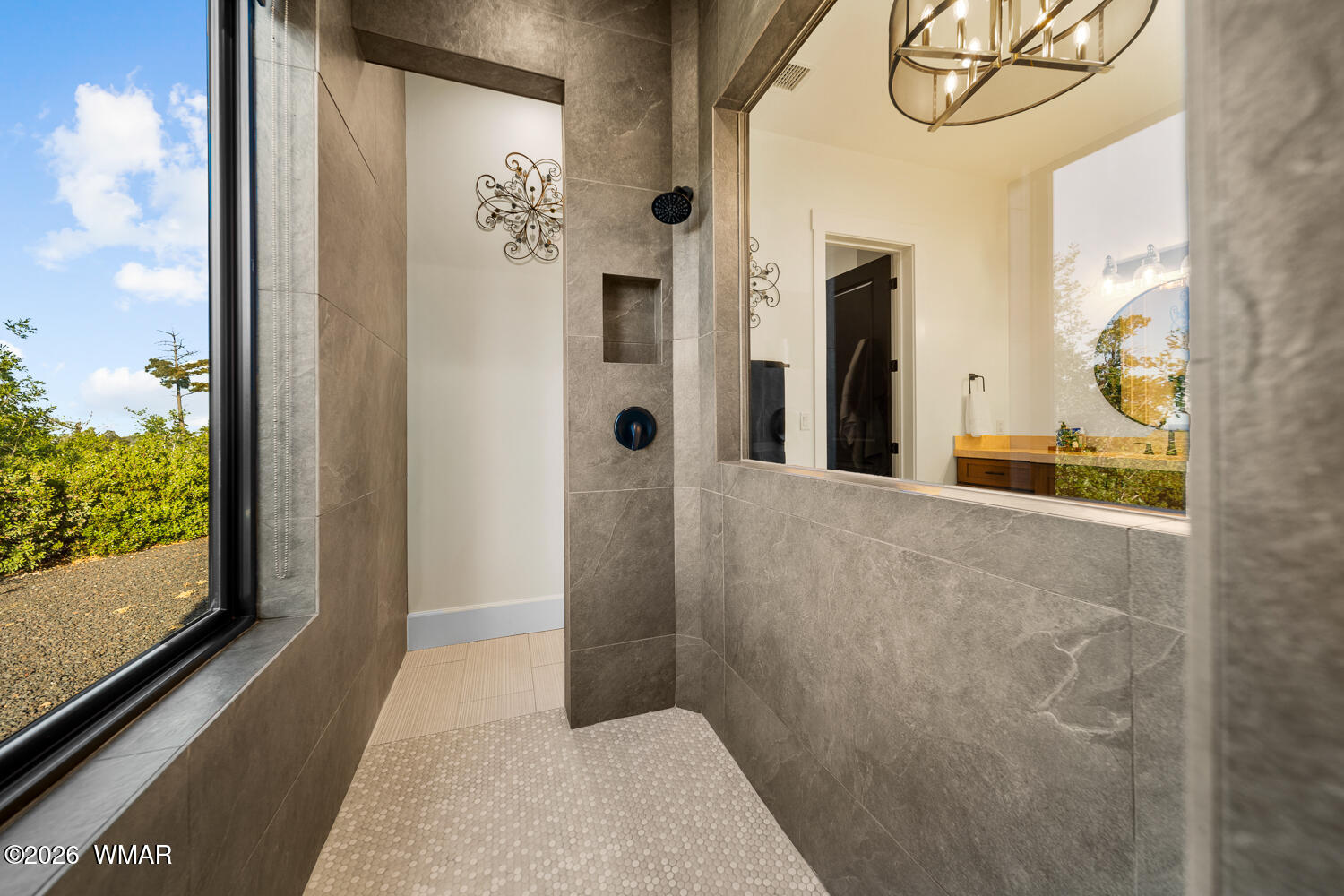 512 Fieldy Road Show Low, AZ 85901 - Photo 40 of 128 Primary Lux Walk In Shower