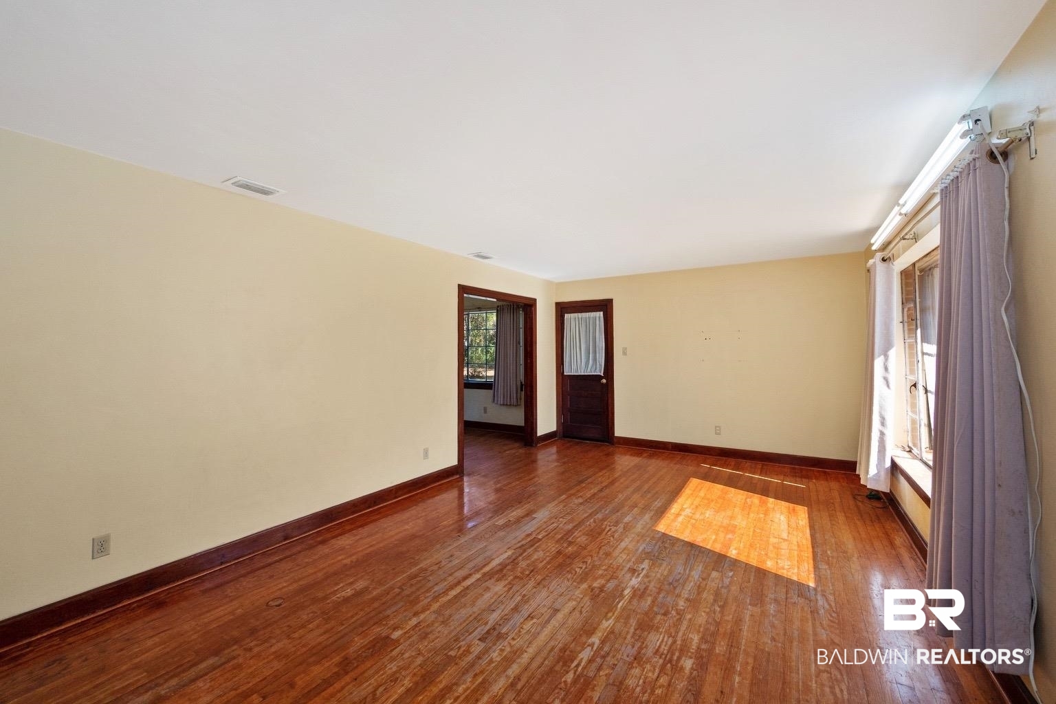 4162 Government Boulevard Mobile, AL 36693 - Photo 3 of 20