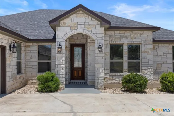 $565,000 | 127 Medlar Drive, Cedar Creek, TX 78612