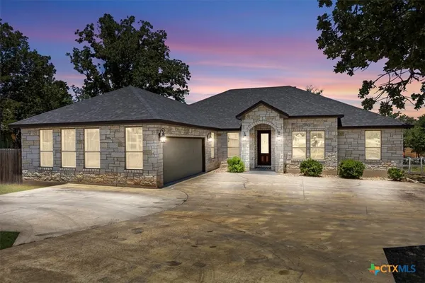 $565,000 | 127 Medlar Drive, Cedar Creek, TX 78612
