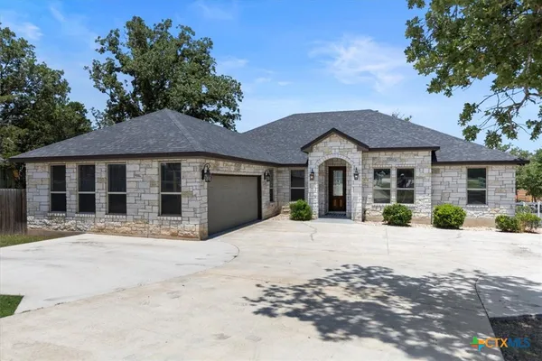 $565,000 | 127 Medlar Drive, Cedar Creek, TX 78612
