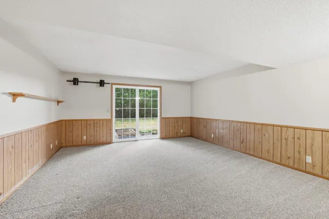 $275,000 | 16 West Woodridge Drive, Belle Plaine, MN 56011