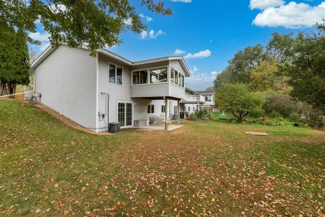 $275,000 | 16 West Woodridge Drive, Belle Plaine, MN 56011