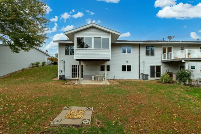 $275,000 | 16 West Woodridge Drive, Belle Plaine, MN 56011