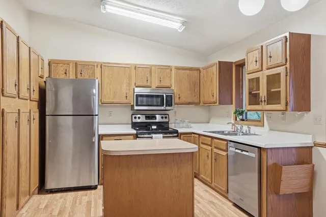 $275,000 | 16 West Woodridge Drive, Belle Plaine, MN 56011