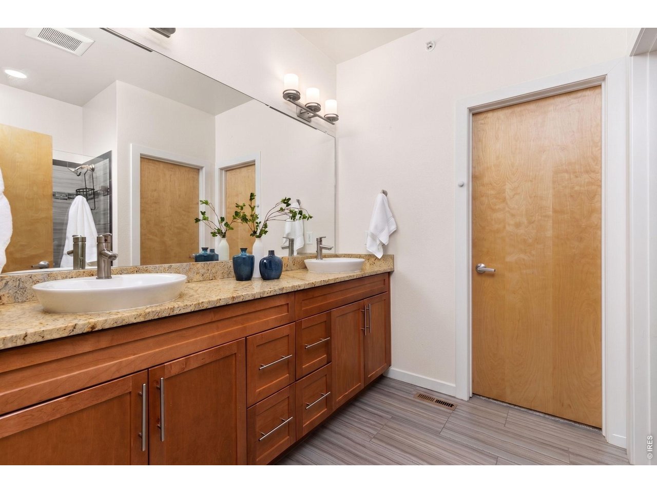 4194 Longview Lane Boulder, CO 80301 - Photo 15 of 32 Primary suite with large walk in closet