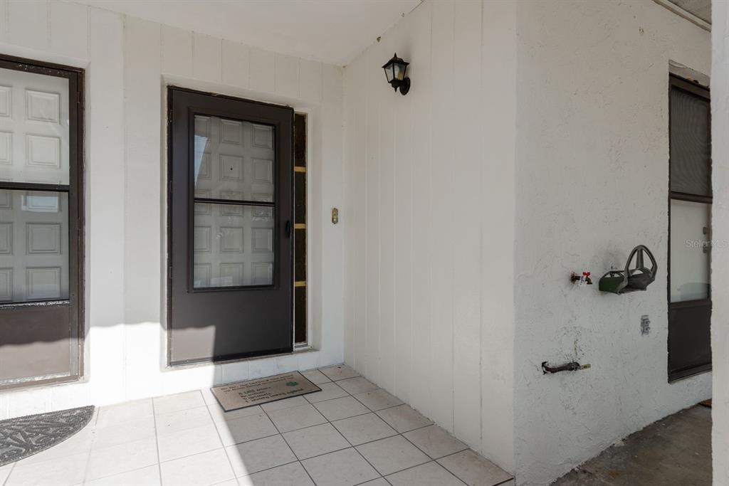 4039 La Pasida Lane New Port Richey, FL 34655 - Photo 5 of 38