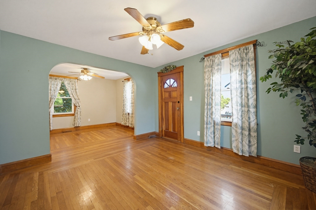 160 Sherman Road Somerset, MA 02726 - Photo 15 of 34