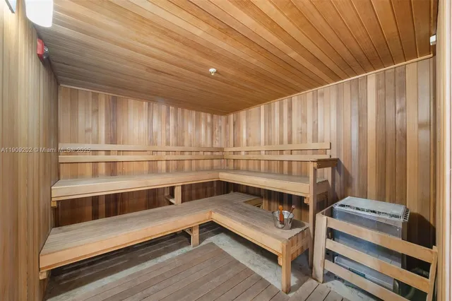 $12,800 | 6620 Indian Creek Drive, Unit 713, Miami Beach, FL 33141