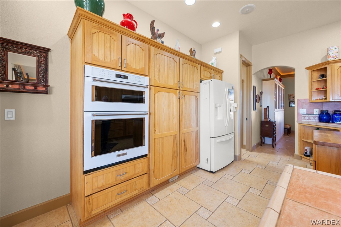 5840 North Cedar Ridge Lane Kingman, AZ 86409 - Photo 27 of 89 Kitchen