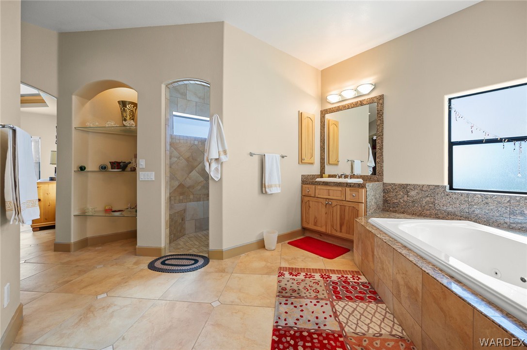 5840 North Cedar Ridge Lane Kingman, AZ 86409 - Photo 39 of 89 Master Bathroom