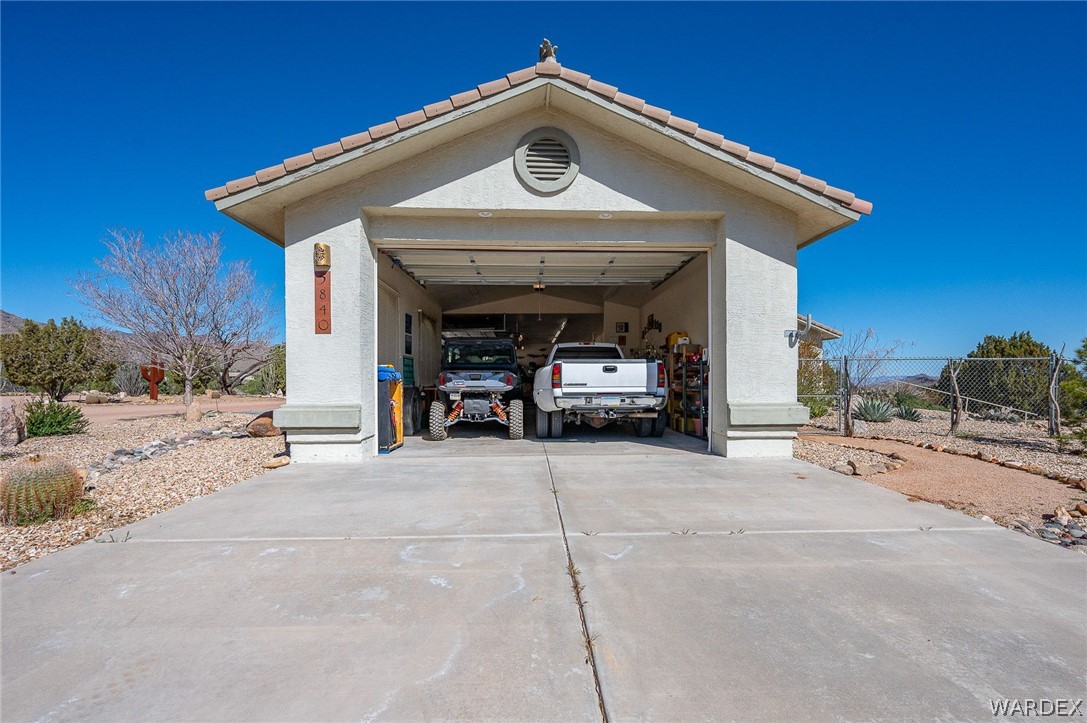 5840 North Cedar Ridge Lane Kingman, AZ 86409 - Photo 67 of 89 a view of a car park in front of house