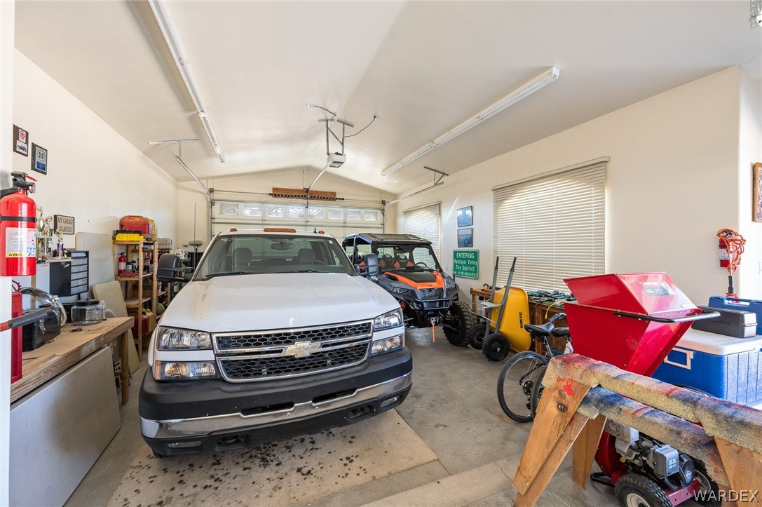 5840 North Cedar Ridge Lane Kingman, AZ 86409 - Photo 68 of 89 Garage
