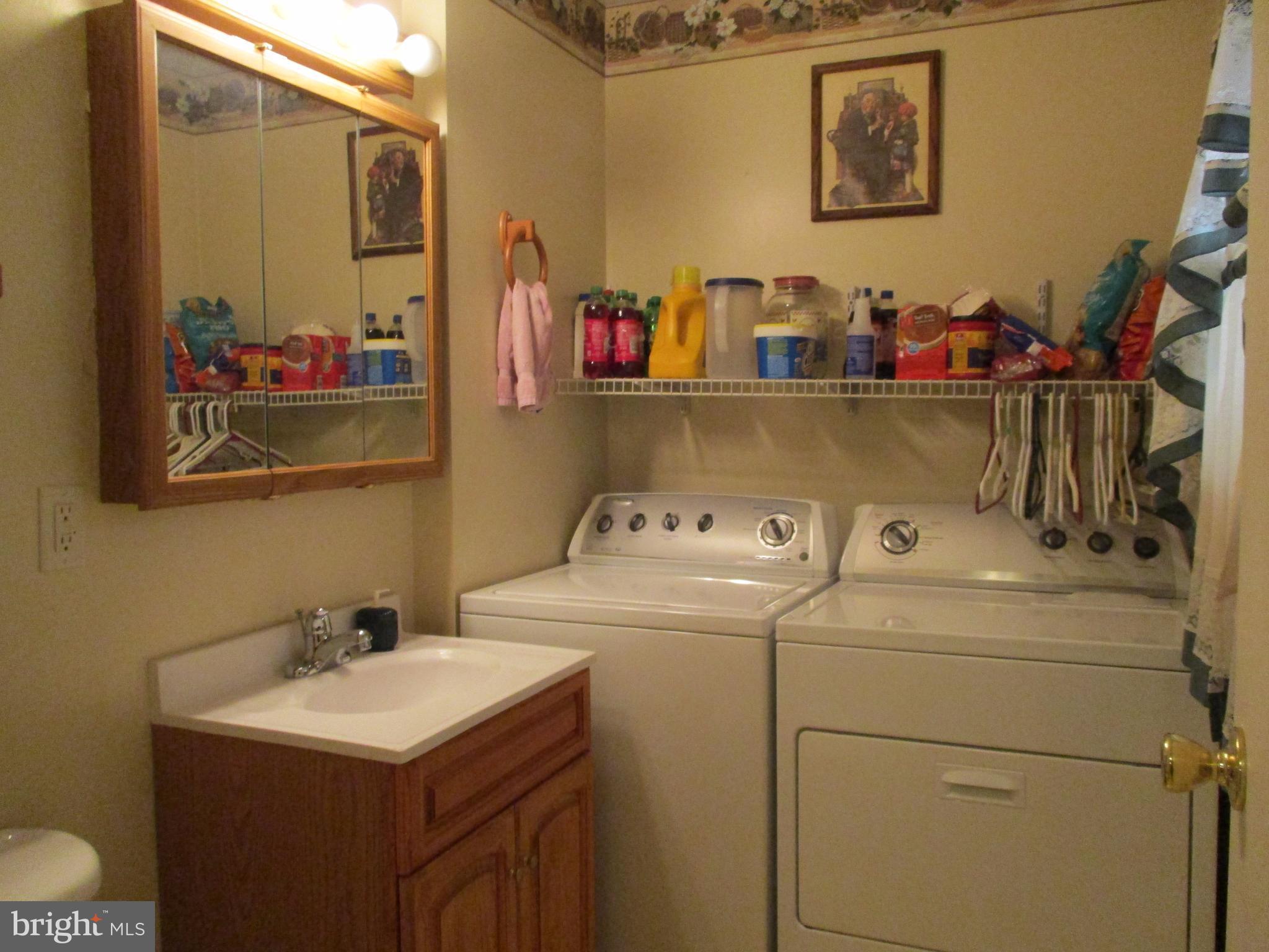 2825 Spohrs Road Berkeley Springs, WV 25411 - Photo 14 of 30 Bath