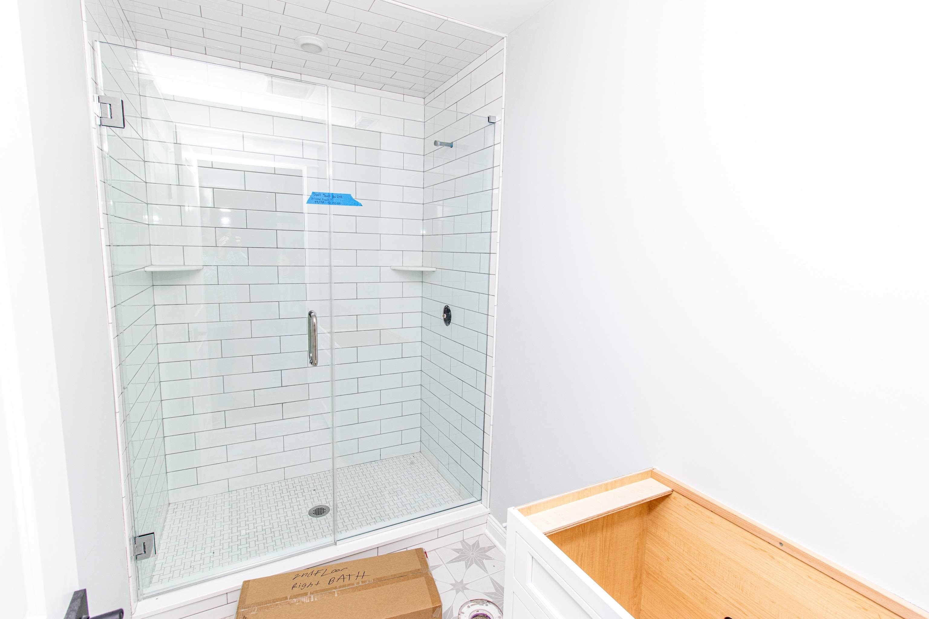 178 33rd Avalon, NJ 08202 - Photo 15 of 21 a bathroom with a bathtub