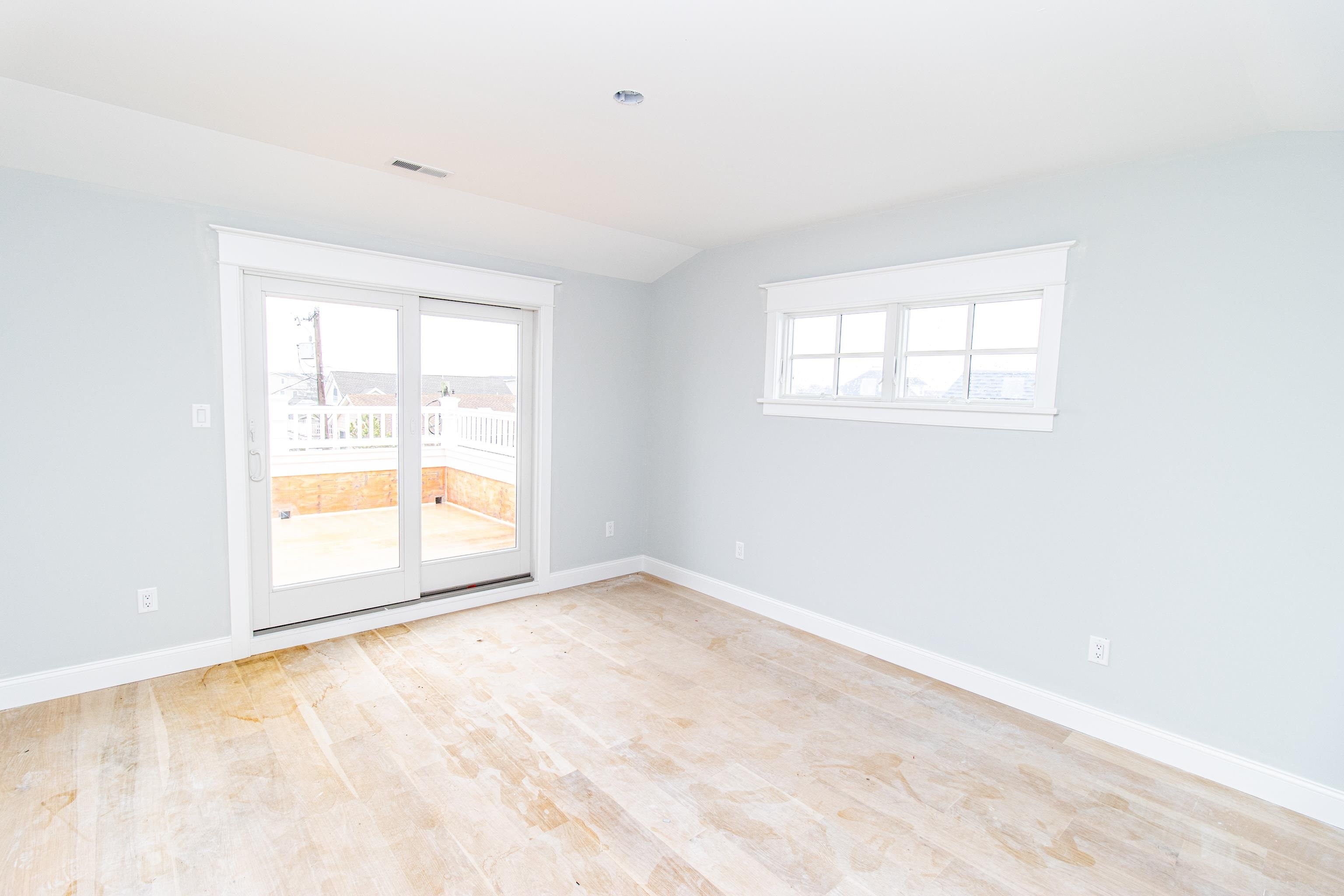 178 33rd Avalon, NJ 08202 - Photo 16 of 21 an empty room with a window