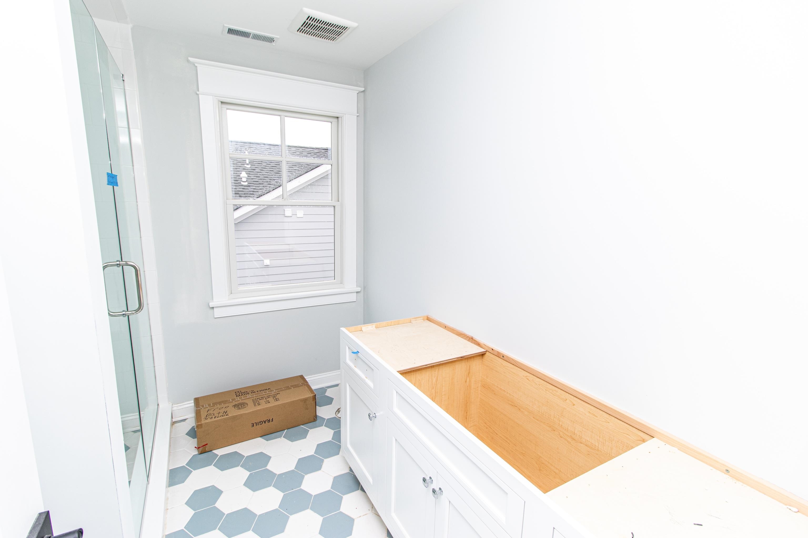 178 33rd Avalon, NJ 08202 - Photo 17 of 21 a room with a window