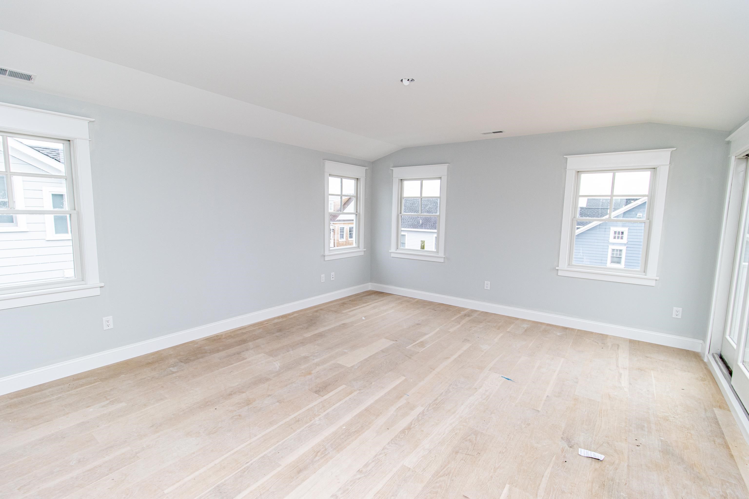 178 33rd Avalon, NJ 08202 - Photo 19 of 21 an empty room with windows