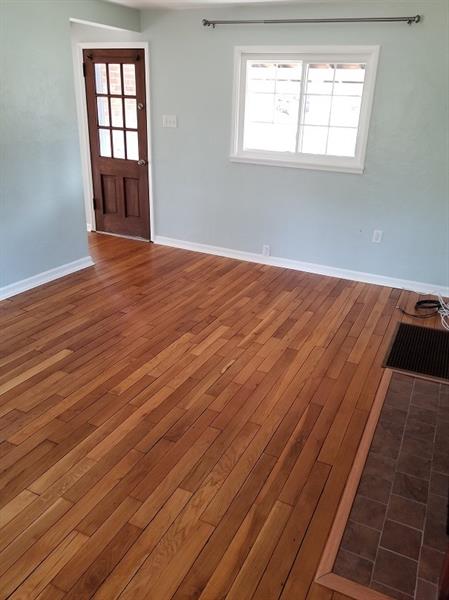 5238 Baptist Road Pittsburgh, PA 15236 - Photo 3 of 21 LIVING ROOM