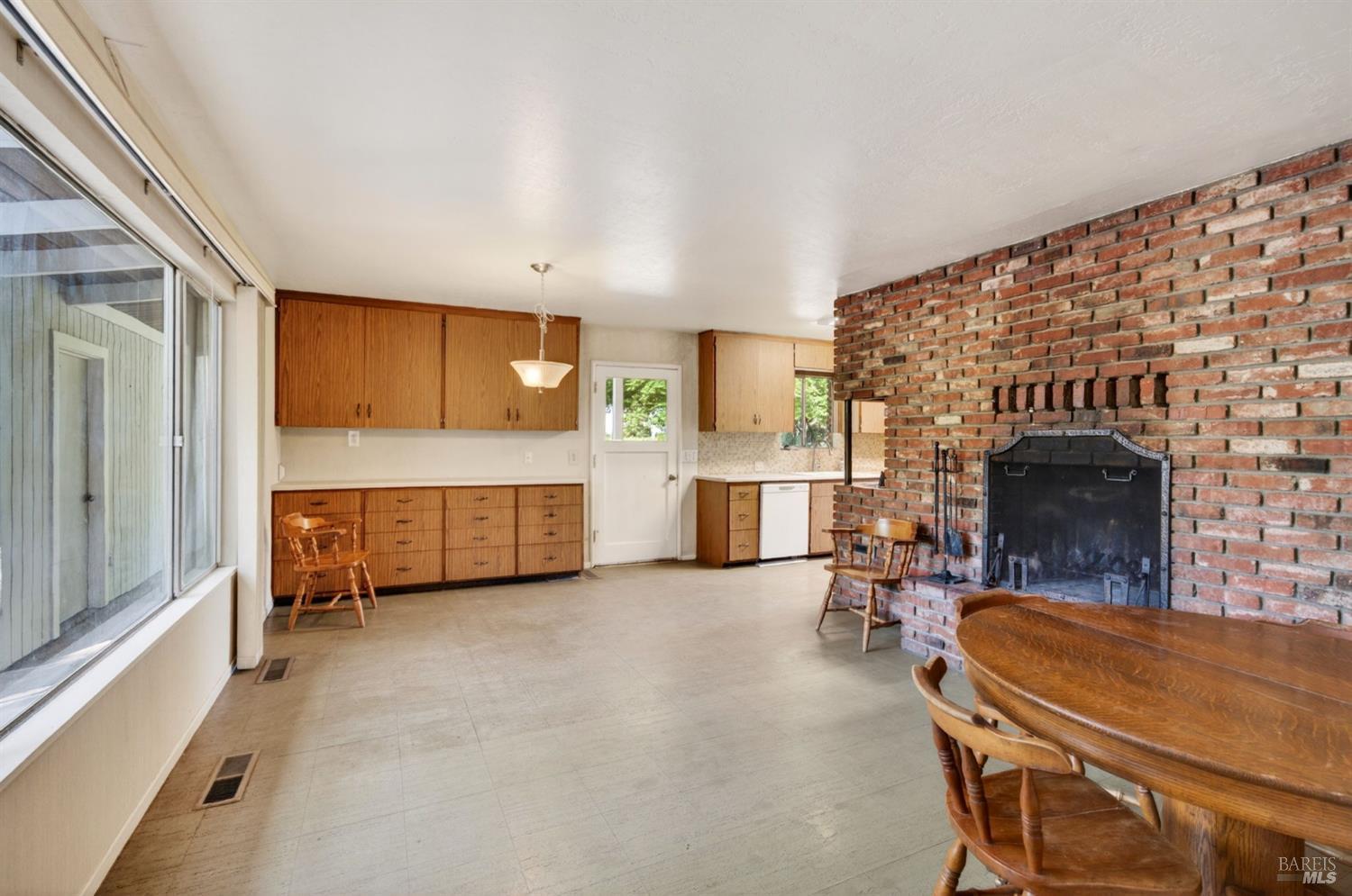 2062 Laguna Road Santa Rosa, CA 95401 - Photo 12 of 80