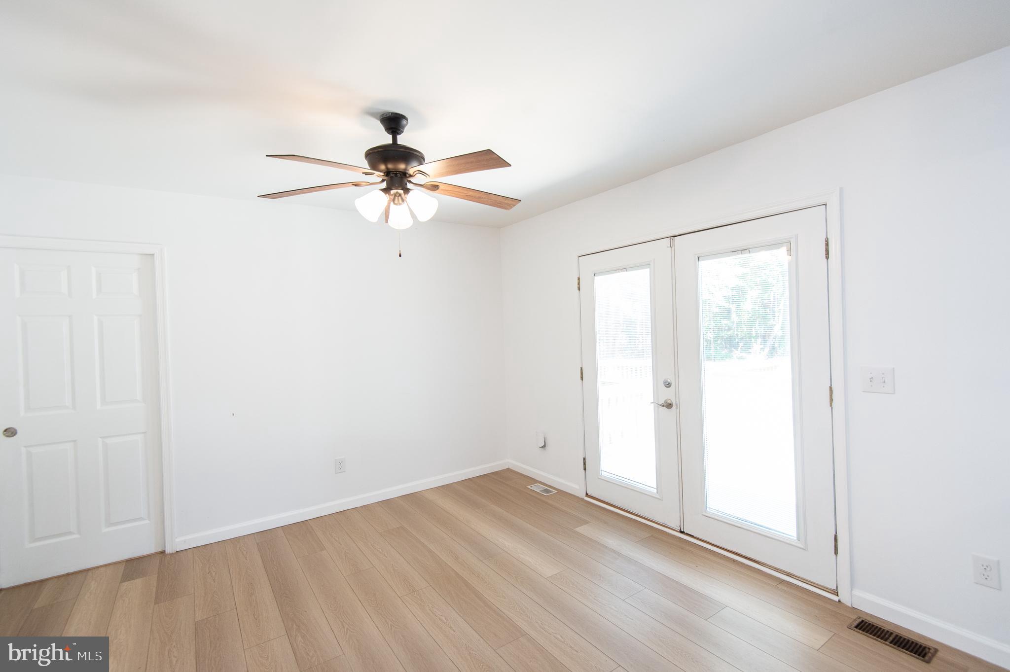 30713 River Road Laurel, DE 19956 - Photo 4 of 38 dining area