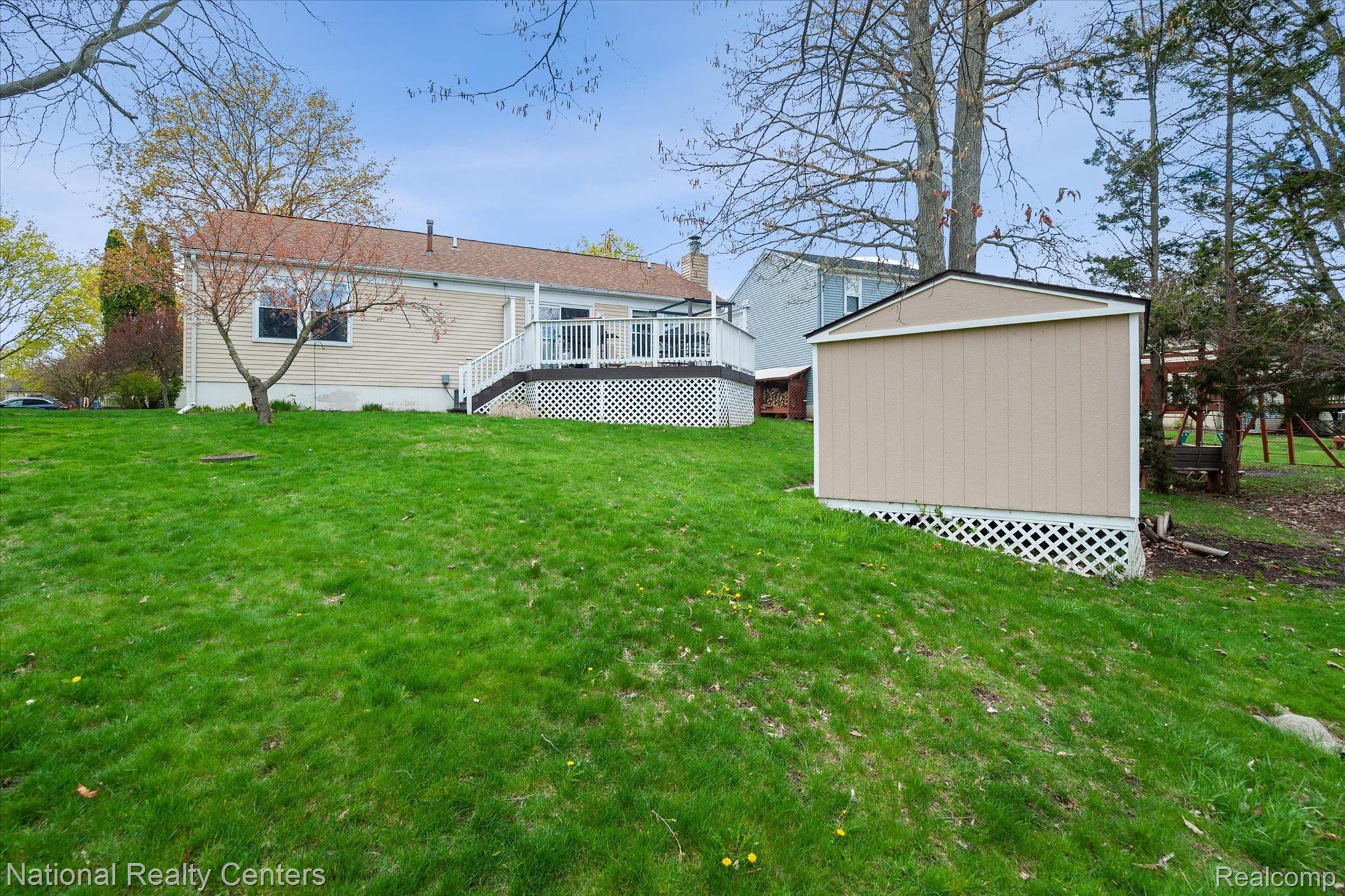 986 Cobblers Road Waterford, MI 48327 - Photo 33 of 40