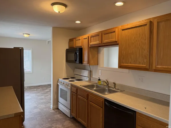 $120,000 | 307-2 North Morris Street, Farmland, IN 47340