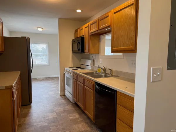 $120,000 | 307-2 North Morris Street, Farmland, IN 47340