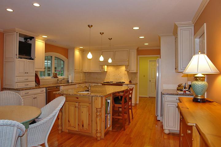 3945 Winding Way Road Southwest Roanoke, VA 24015 - Photo 13 of 35 downstairs