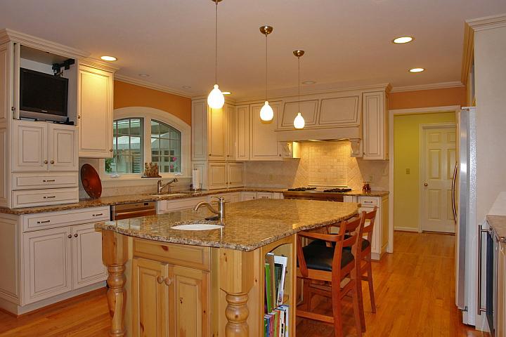 3945 Winding Way Road Southwest Roanoke, VA 24015 - Photo 14 of 35 kitchen
