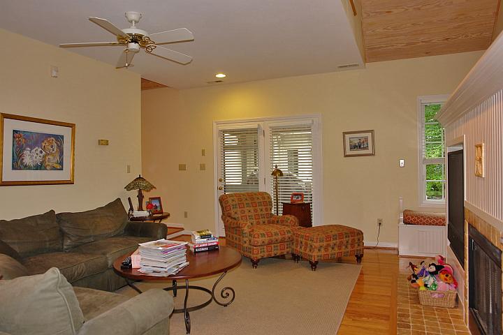 3945 Winding Way Road Southwest Roanoke, VA 24015 - Photo 22 of 35 family room