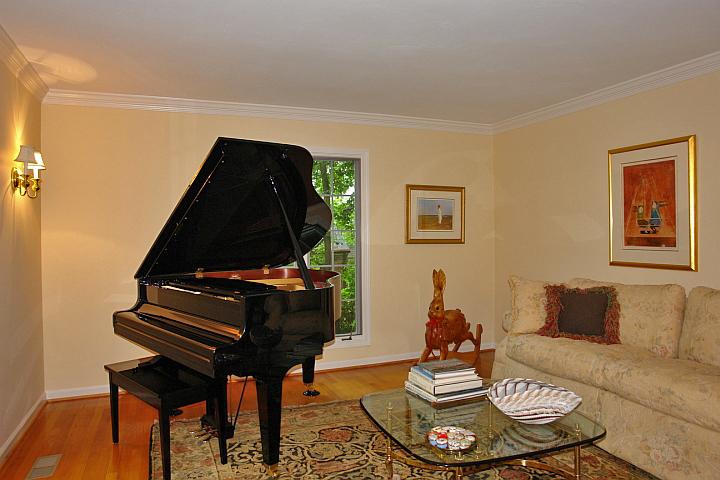 3945 Winding Way Road Southwest Roanoke, VA 24015 - Photo 5 of 35 living room